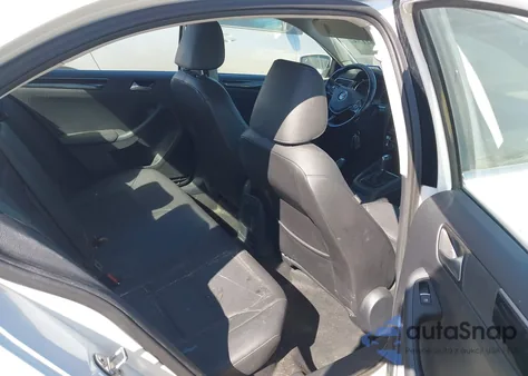 2017 Volkswagen Jetta 1.8T Sel z USA, uszkodzony, nr VIN 3VWL17AJ1HM232767